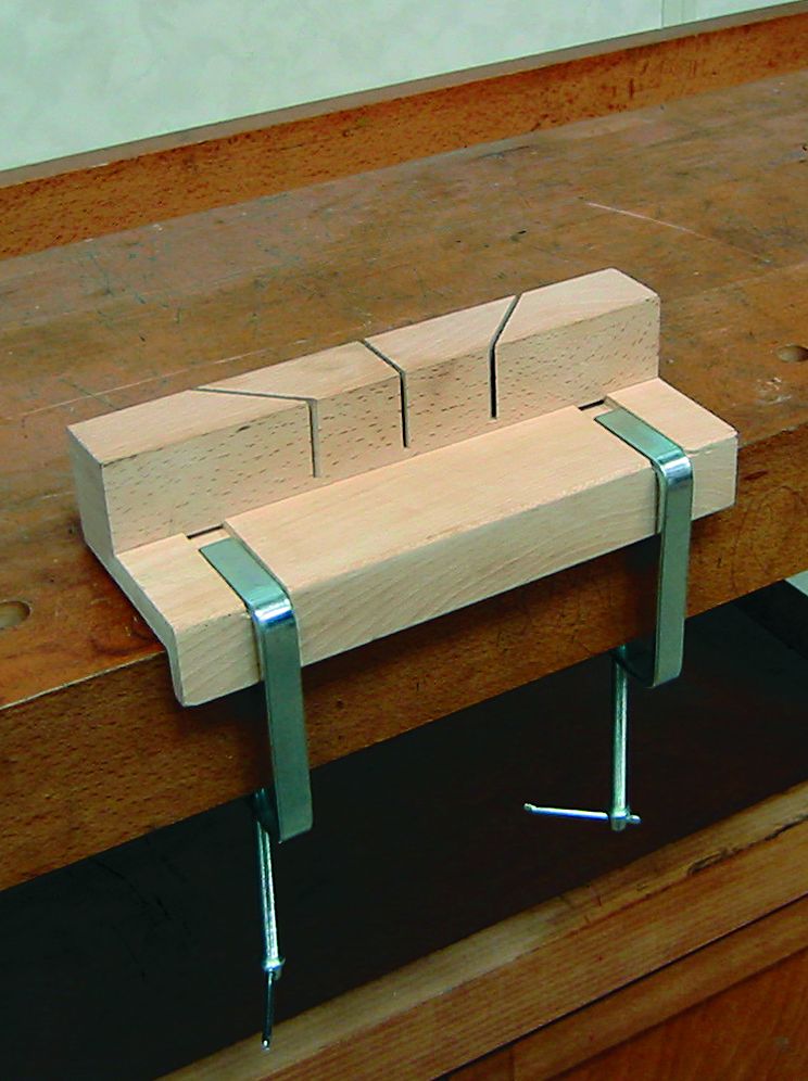 506 Caja de Ingletar (547) + Bridas Marquetería (21-B)